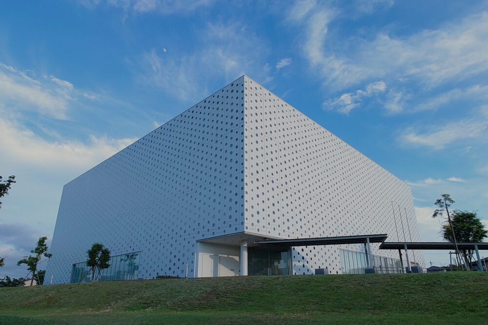 金沢海みらい図書館