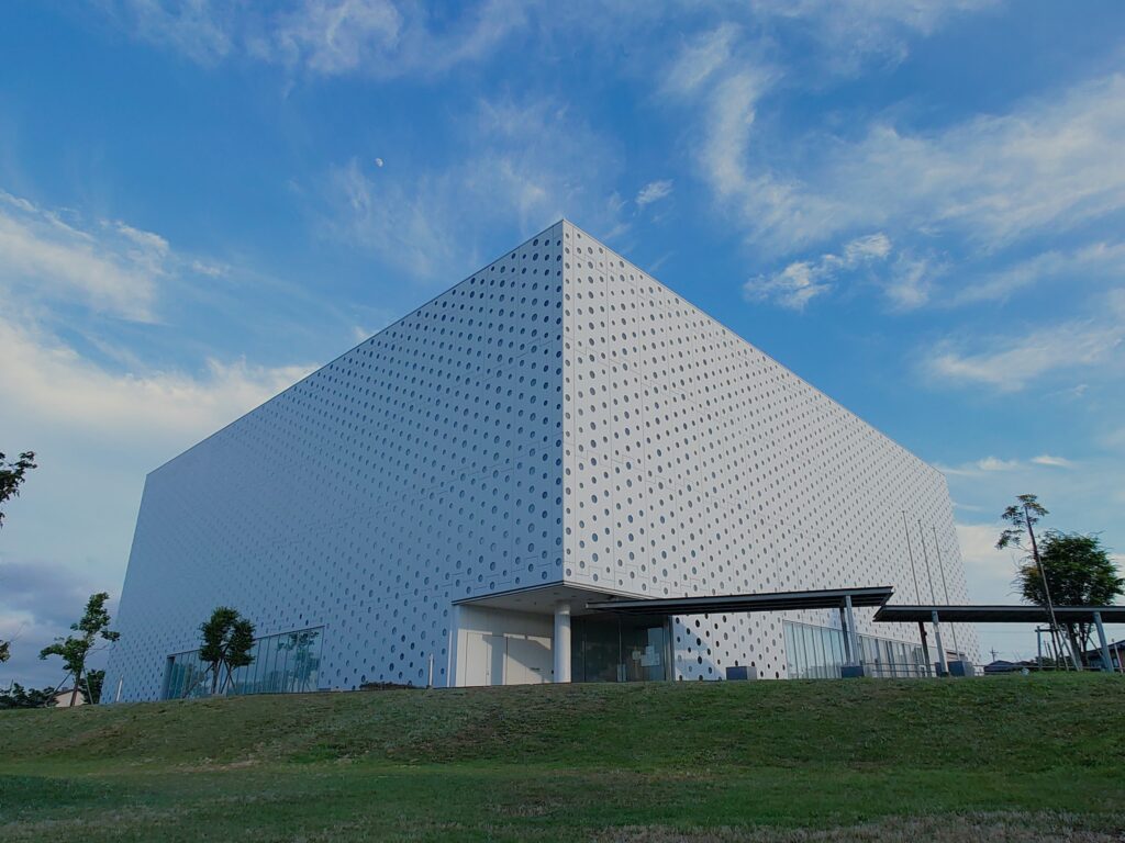 金沢海みらい図書館