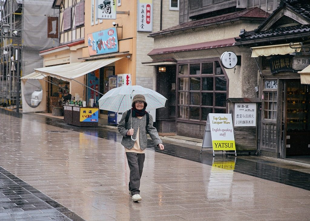 A new friend along the main street of Wajima's Morning Market