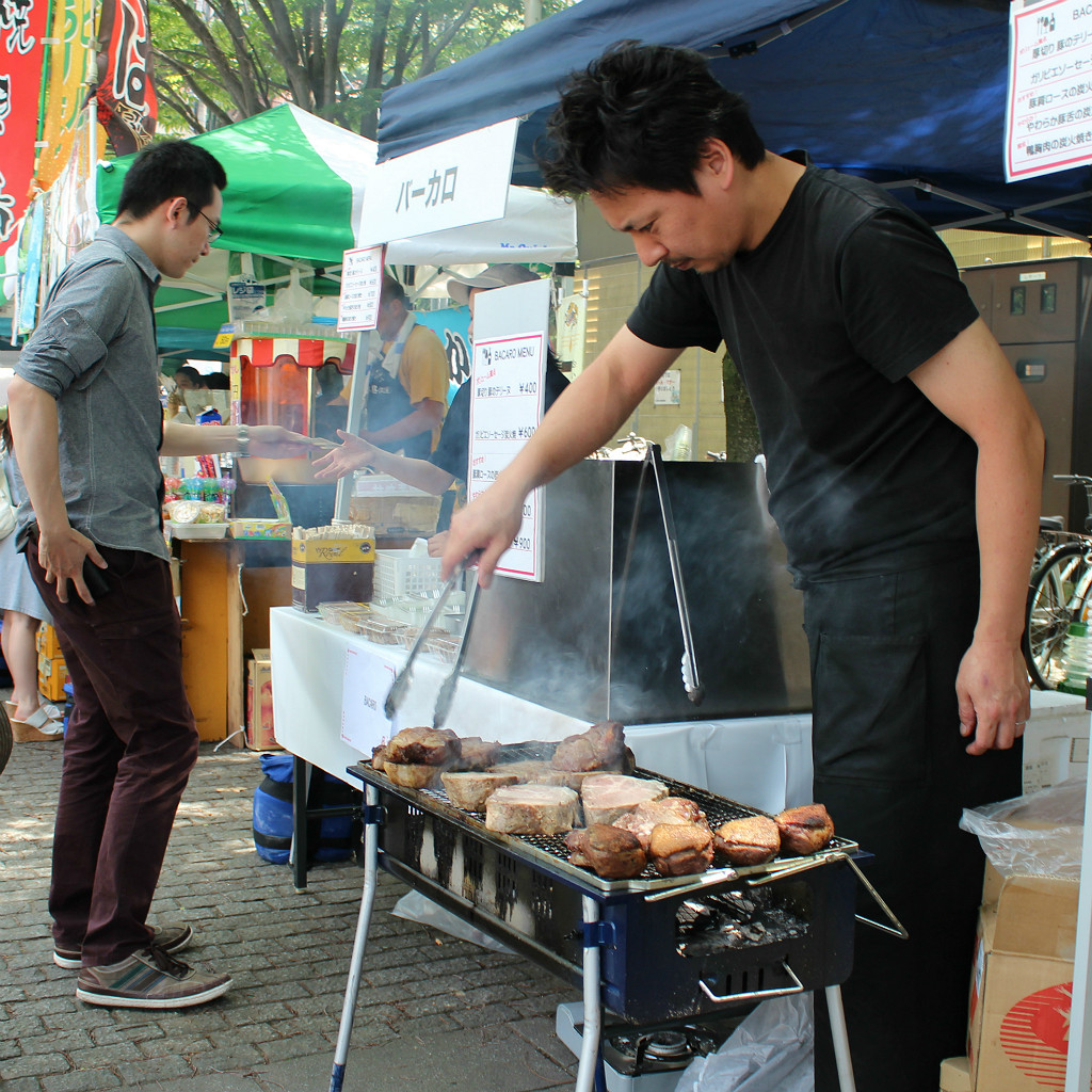 Barbecue is a hit at the Seseragi Marriage Festival street fair in Kanazawa, Japan