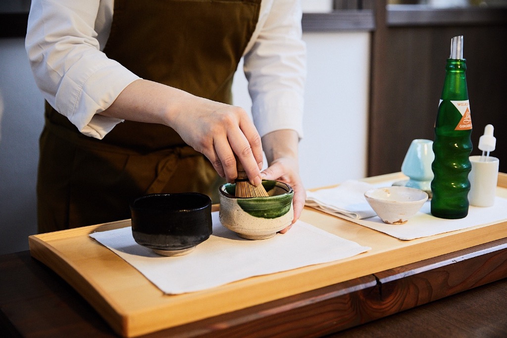 Ginger ale matcha tea, cold and refreshing, at YArn in Komatsu