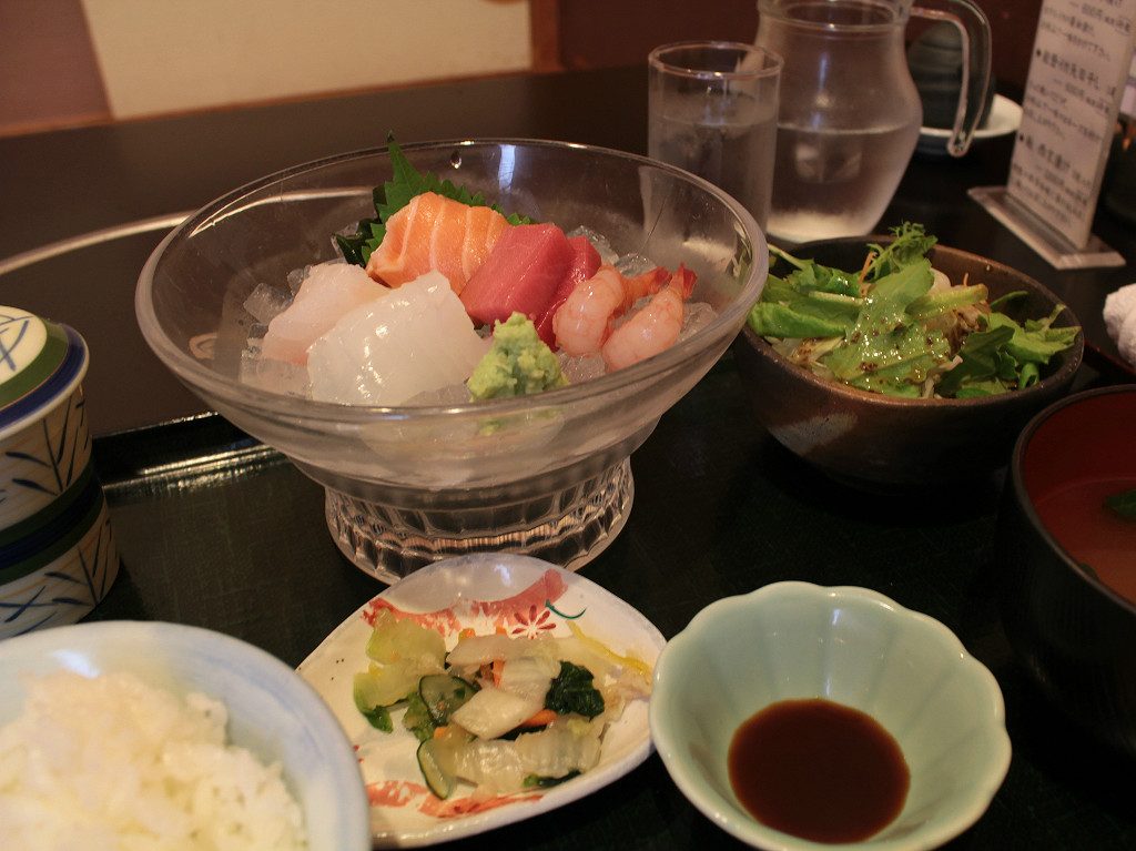 Sashimi lunch set at Haneya in Uchinada, Japan