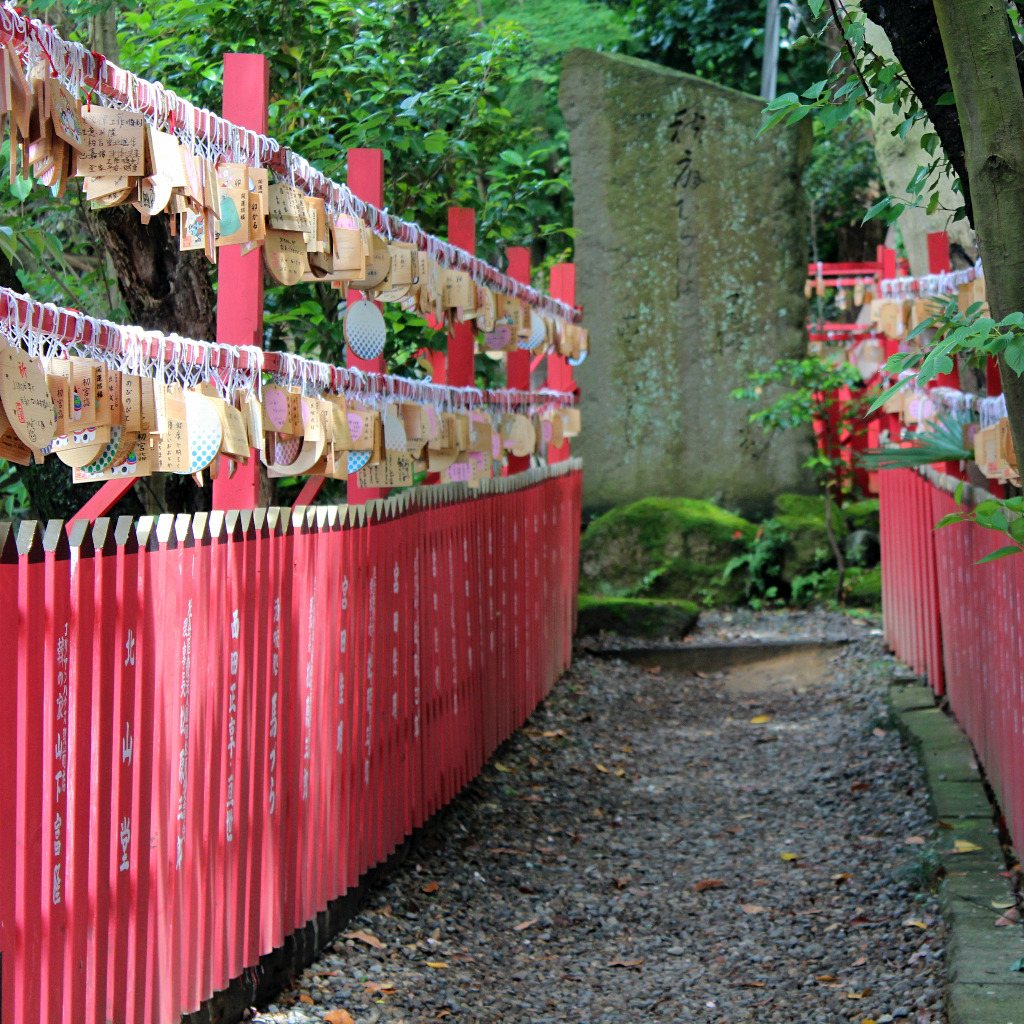 The path from Ishiura Shrine through the Honda Forest in Kanazawa, Japan