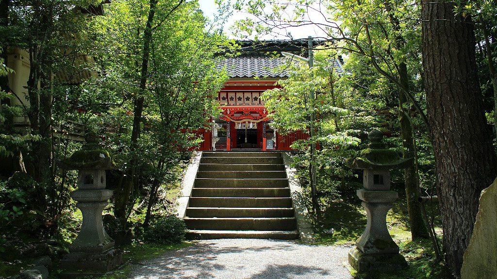 The stairs leading to Kanazawa Shrine