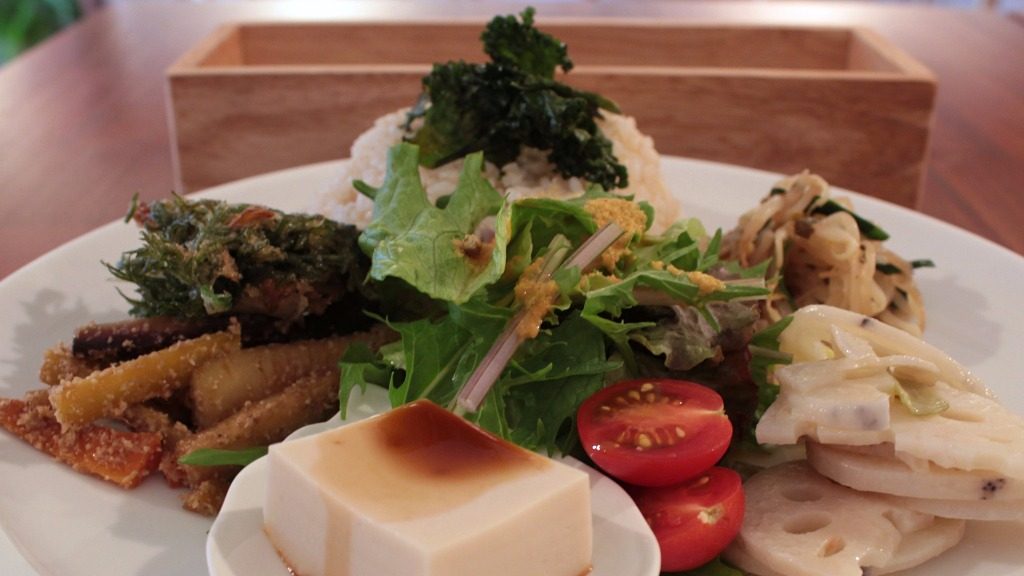 Lunch set at Taste & Scent, a vegan- and vegetarian-friendly restaurant near the Ninja Temple in Kanazawa, Japan