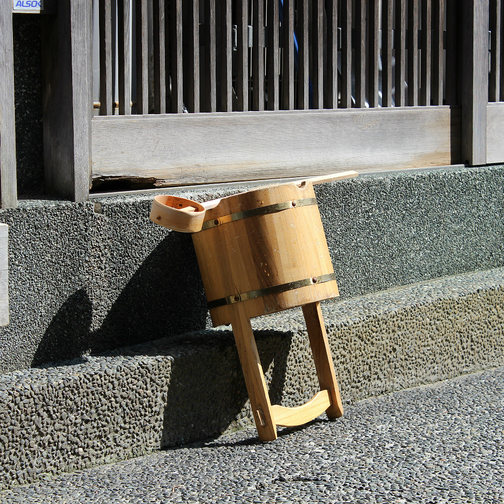 Water bucket and ladle in Kazuemachi, Kanazawa