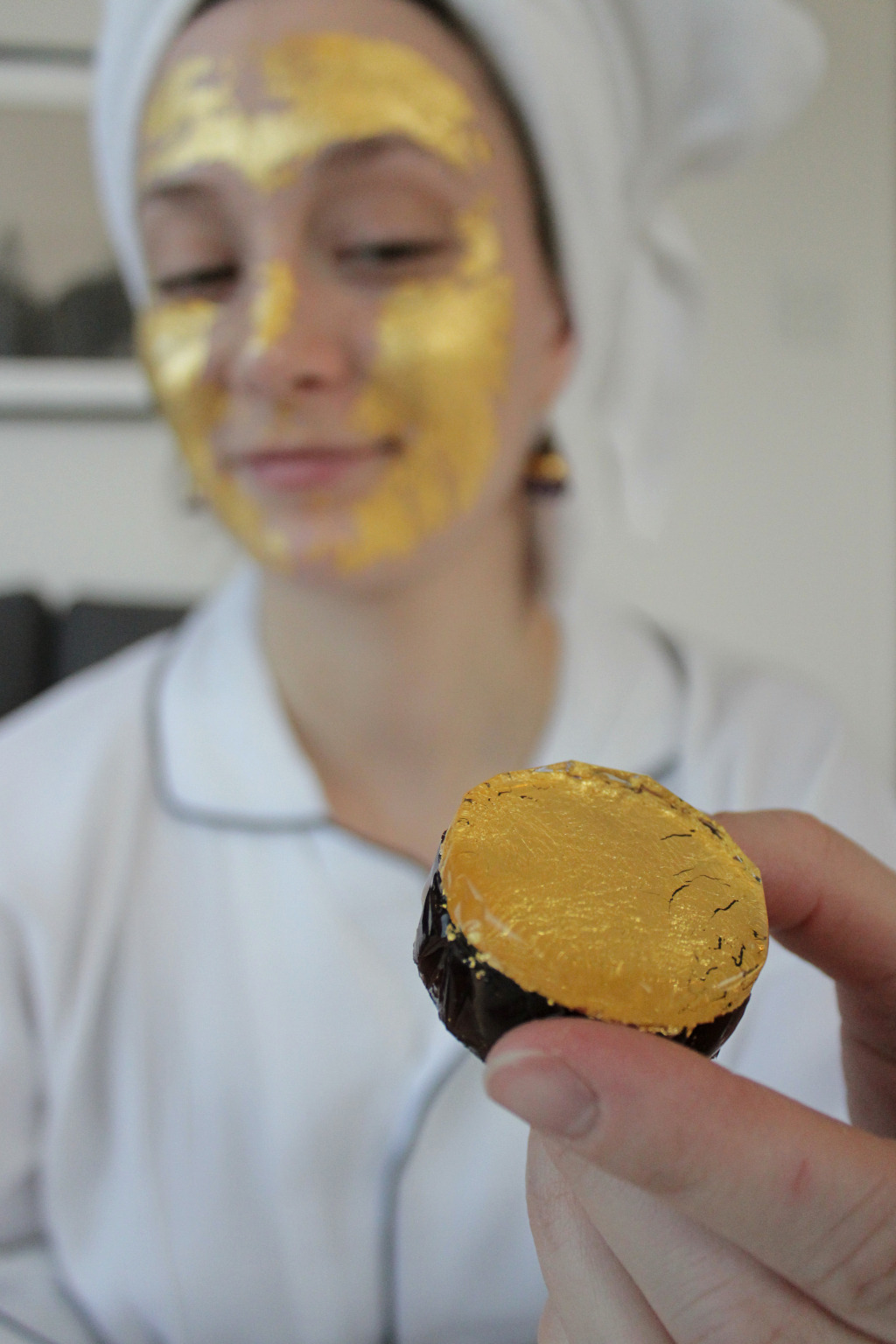 Jess tries the jelly gold medallion