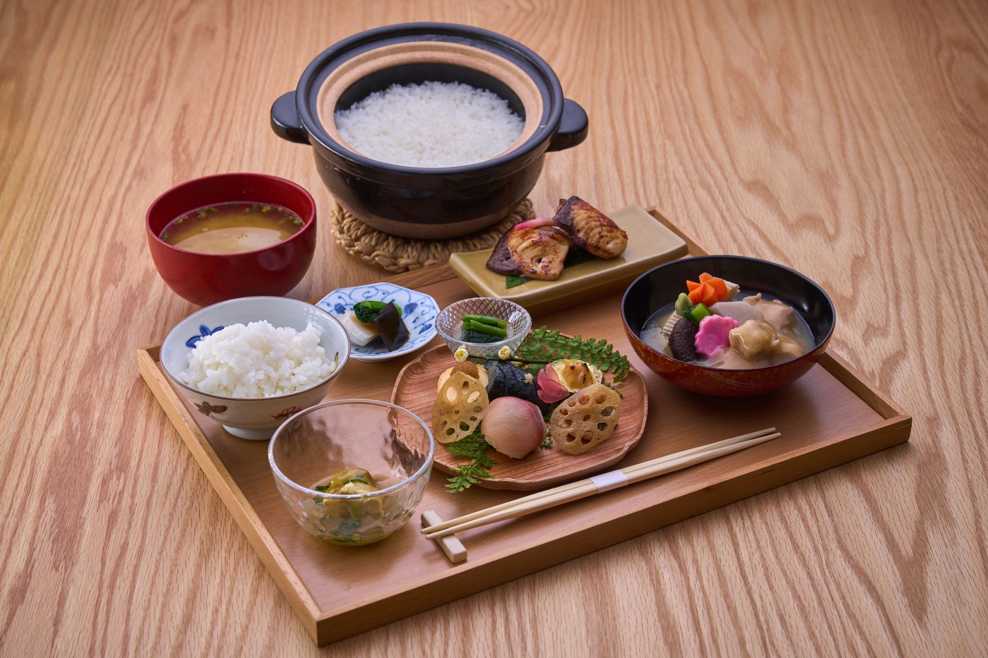 The Jibuni breakfast set at Kenroku-tei, a tea house along side Kenrokuen Garden in Kanazawa