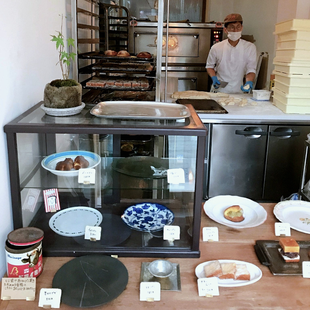 Saka no Ue Bakery in Kanazawa photo by Ayumi