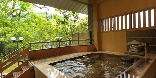 open air onsen bath at ryokan in Yuwaku Onsenphoto courtesy of the City of Kanazawa